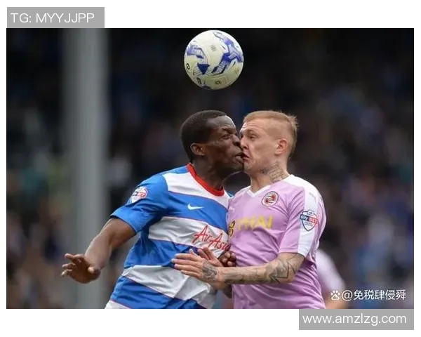 足球明星亲密瞬间高清图片展现抱肩膀的友谊与团结精神